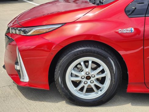 Used 2017 Toyota Prius Prime Advanced FWD image 8