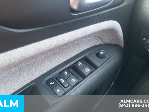 Used 2025 Jeep Compass Latitude AWD/4WD image 20