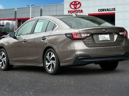 Used 2022 Subaru Legacy Premium image 6