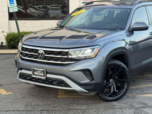 Used 2023 Volkswagen Atlas SE w/ Black Wheel Package FWD image 3