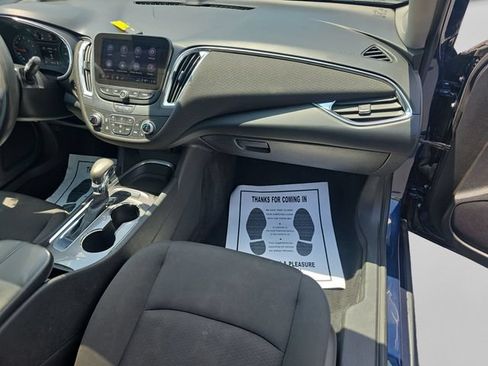 Used 2021 Chevrolet Malibu LT FWD image 12