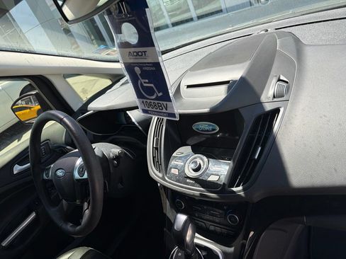 Used 2018 Ford C-MAX Titanium w/ Equipment Group 301A FWD image 16