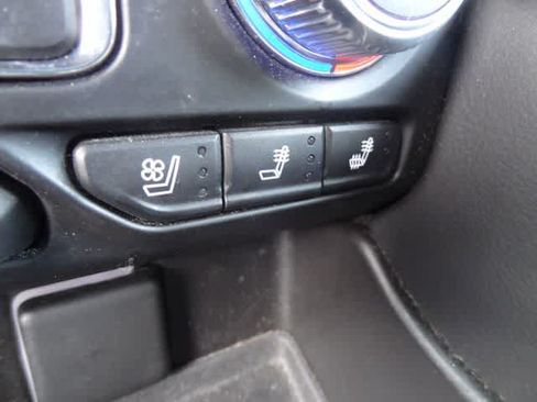 Used 2021 GMC Yukon AT4 w/ Technology Package AWD/4WD image 17