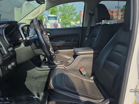 Used 2022 GMC Canyon Denali AWD/4WD image 9