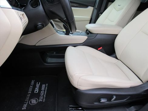 Used 2019 Cadillac XT5 Base image 15