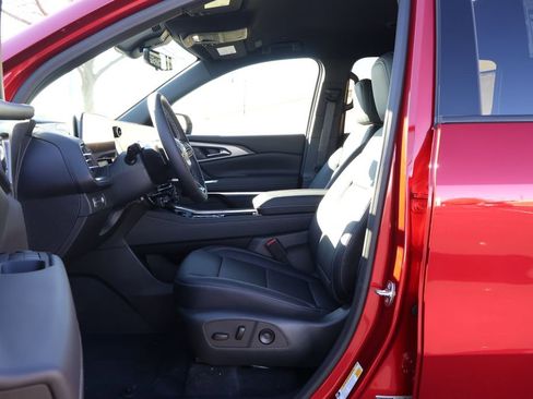 New 2026 Chevrolet Traverse LT image 14