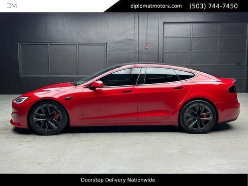 Used 2021 Tesla Model S Plaid image 3