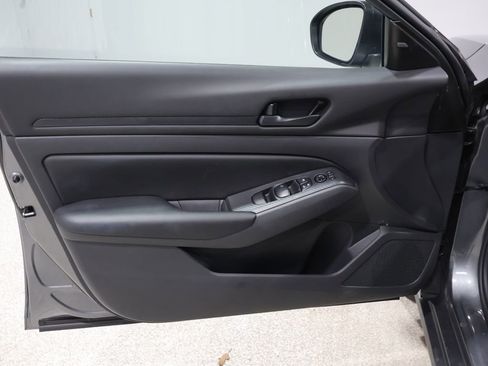 Used 2024 Nissan Altima 2.5 S image 12