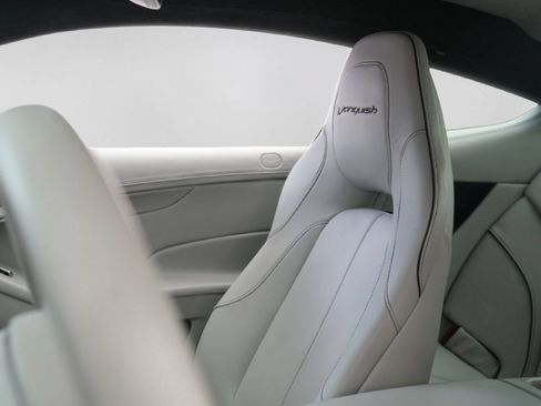 Used 2016 Aston Martin Vanquish Coupe RWD image 9