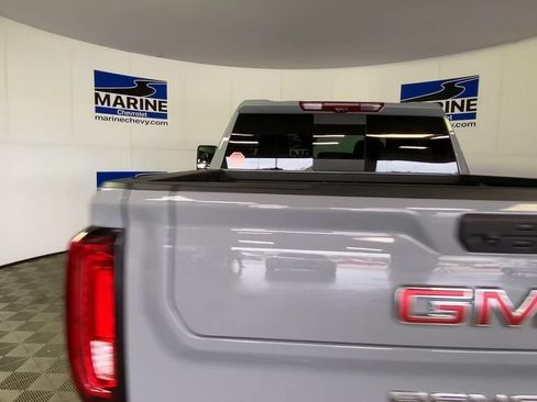 Used 2025 GMC Sierra 1500 Denali w/ Denali Reserve Package AWD/4WD image 9