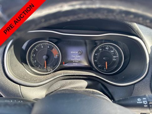 Used 2019 Jeep Cherokee Limited FWD image 30