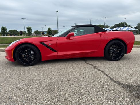 Used 2018 Chevrolet Corvette Stingray Convertible w/ 1LT RWD image 2