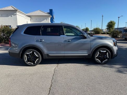 Used 2025 Kia Telluride S AWD/4WD image 8