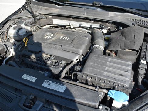 Used 2017 Volkswagen GTI Autobahn FWD image 34