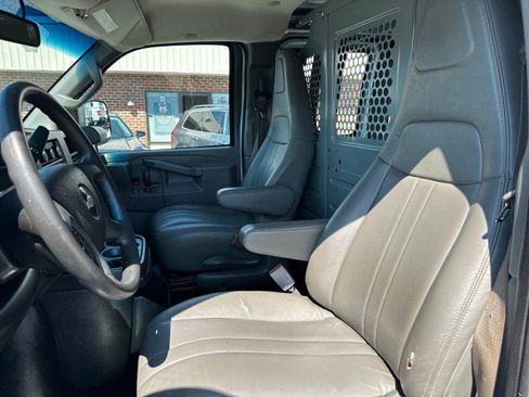Used 2019 Chevrolet Express 2500 w/ Driver Convenience Package RWD image 32