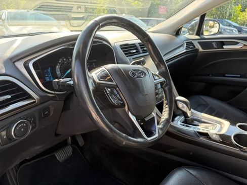 Used 2013 Ford Fusion SE FWD image 12