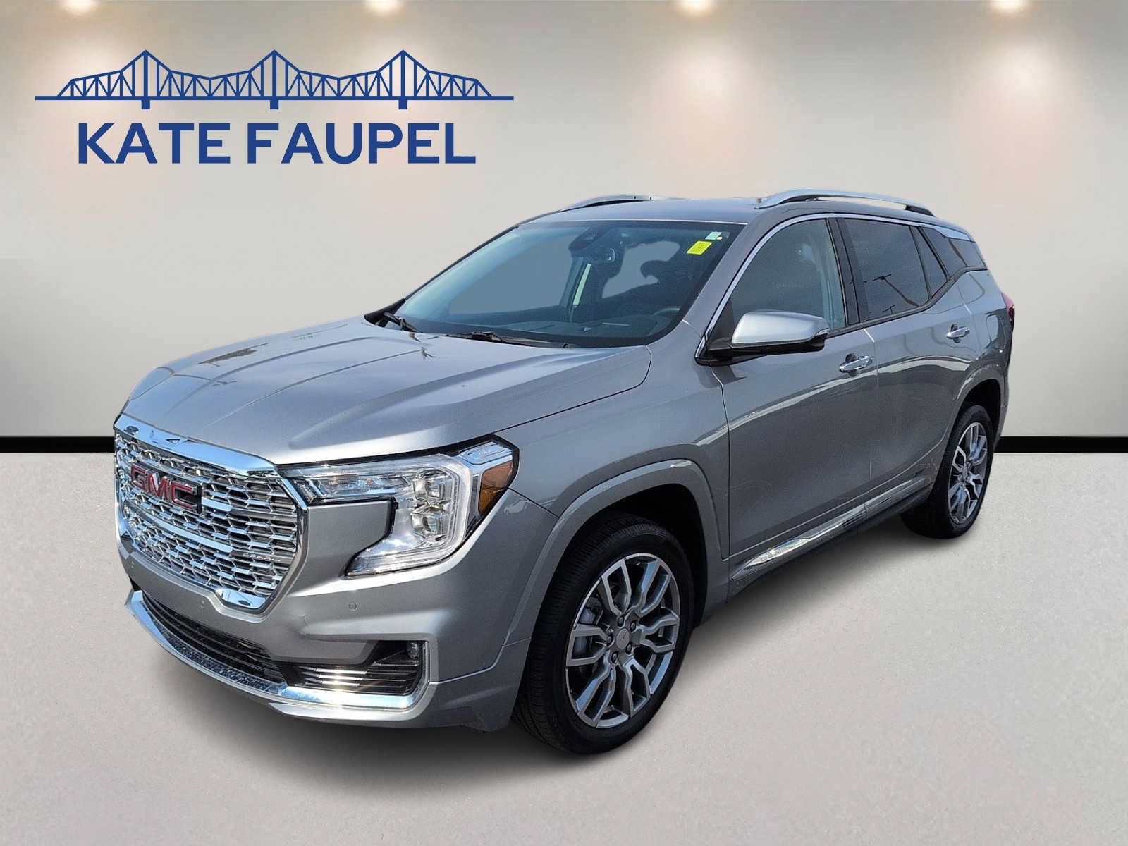 Used 2024 GMC Terrain Denali AWD/4WD image 3