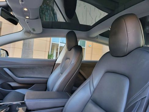Used 2018 Tesla Model 3 Long Range RWD image 13