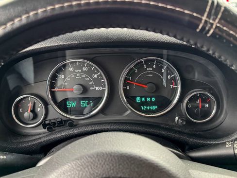 Used 2015 Jeep Wrangler Unlimited Sahara w/ Connectivity Group image 14