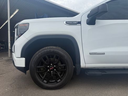 Used 2023 GMC Sierra 1500 Elevation w/ X31 Off-Road Package AWD/4WD image 10