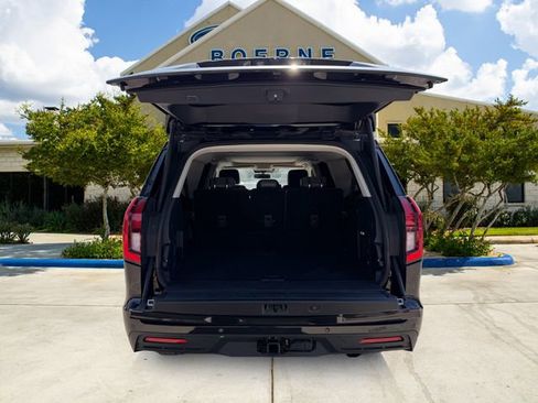 Used 2025 Ford Expedition Max Active AWD/4WD image 6