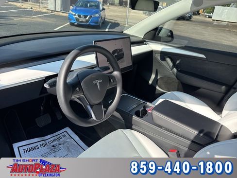 Used 2023 Tesla Model Y Long Range image 18