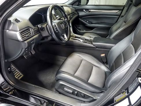 Used 2018 Honda Accord Sport image 14