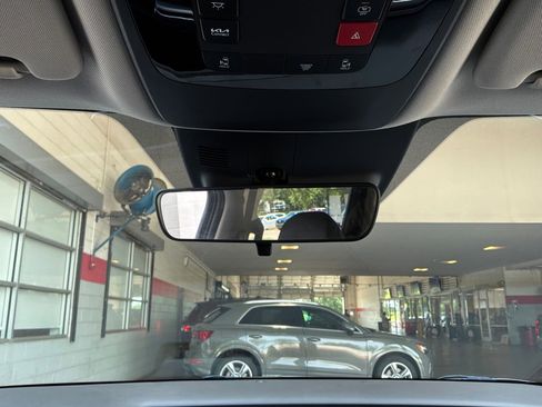 Used 2026 Kia Carnival FWD image 19