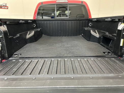 Used 2021 Toyota Tacoma SR AWD/4WD image 5