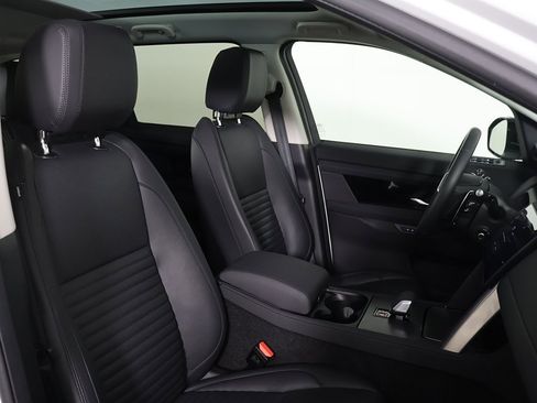 Used 2025 Land Rover Discovery Sport S image 25