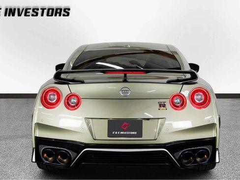 Used 2021 Nissan GT-R Premium AWD/4WD image 5