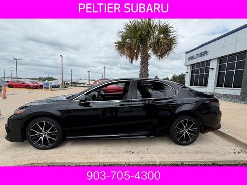 Used 2023 Toyota Camry SE image 5