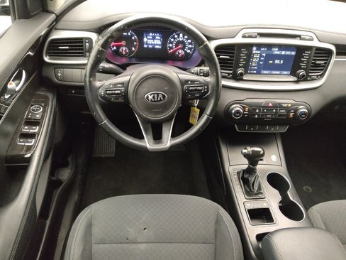 Used 2018 Kia Sorento FWD image 22