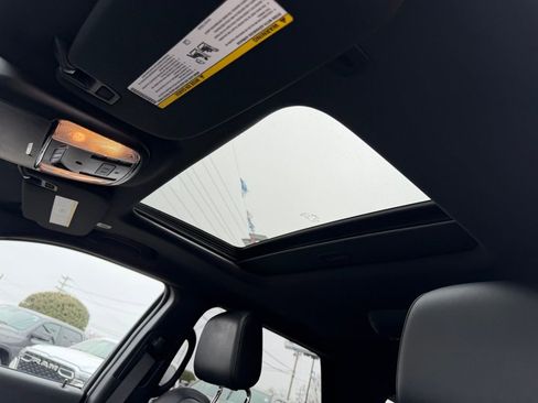 Used 2025 Dodge Durango GT image 30