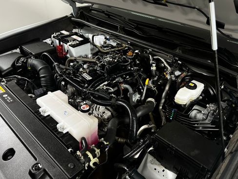 Certified 2025 Toyota 4Runner TRD Off-Road image 11