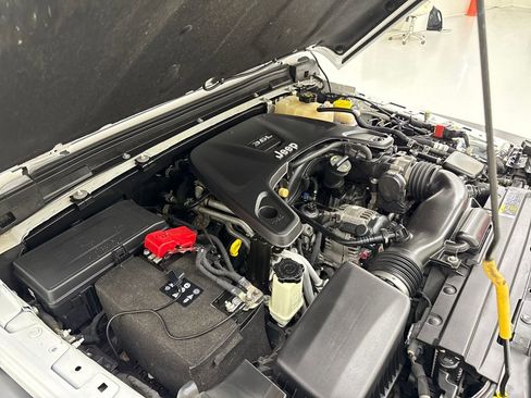 Used 2020 Jeep Wrangler Unlimited Sport AWD/4WD image 13