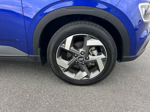 Used 2023 Hyundai Venue Limited image 33