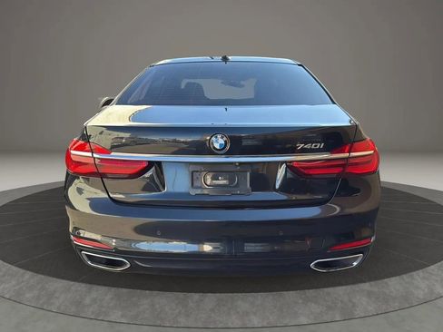 Used 2016 BMW 740i image 6