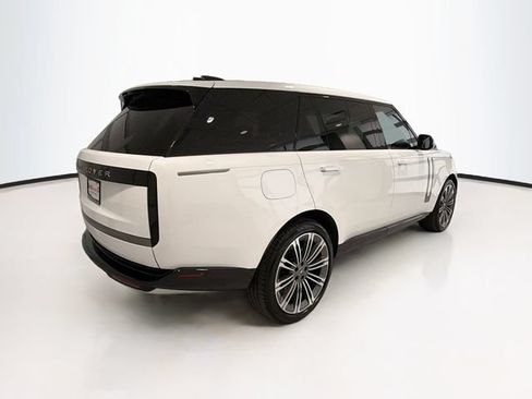 Used 2025 Land Rover Range Rover Long Wheelbase SE AWD/4WD image 6