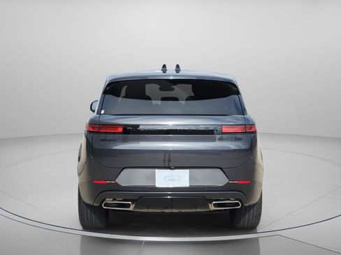 Used 2024 Land Rover Range Rover Sport SE image 4