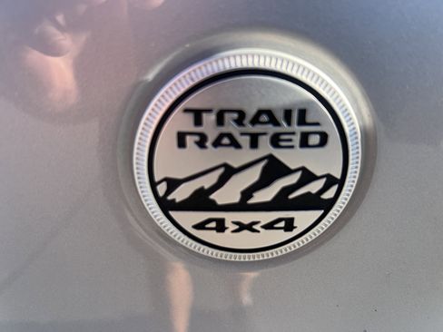 Used 2024 Jeep Wrangler Unlimited Sahara AWD/4WD image 8