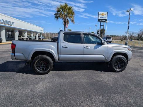 Used 2019 Toyota Tacoma SR5 image 3
