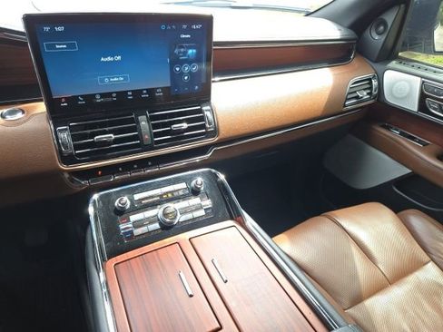 Used 2022 Lincoln Navigator L Reserve image 16