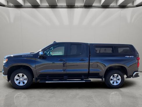 Used 2023 Chevrolet Silverado 1500 LT image 2