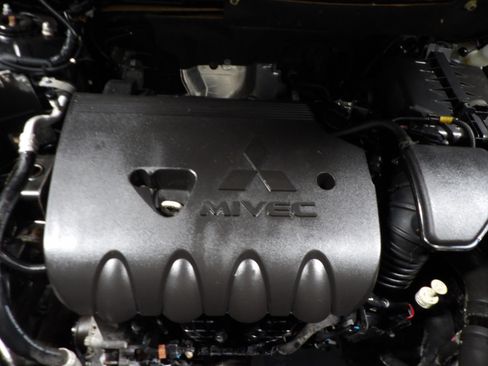 Used 2018 Mitsubishi Outlander ES image 21