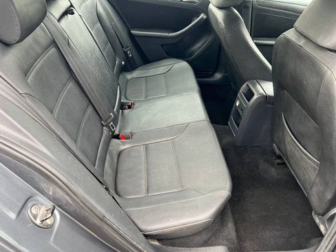 Used 2012 Volkswagen Jetta SE FWD image 22