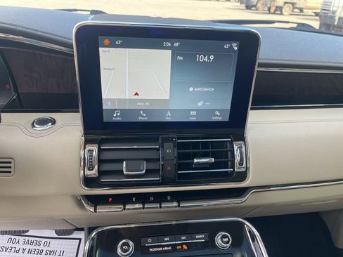 Used 2019 Lincoln Navigator Reserve image 20