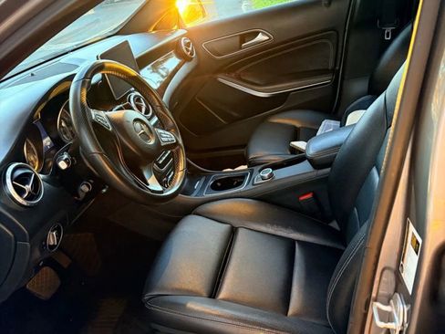 Used 2016 Mercedes-Benz GLA 250 4MATIC w/ Premium Package image 7