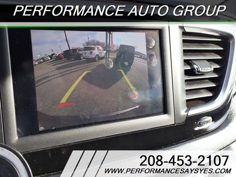 Used 2019 Chrysler Pacifica Touring-L image 21