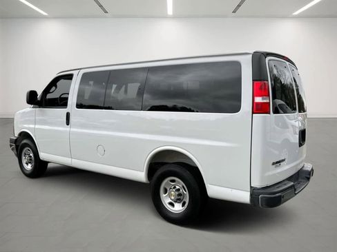 Used 2025 Chevrolet Express 2500 LT w/ LT Preferred Equipment Group RWD image 3